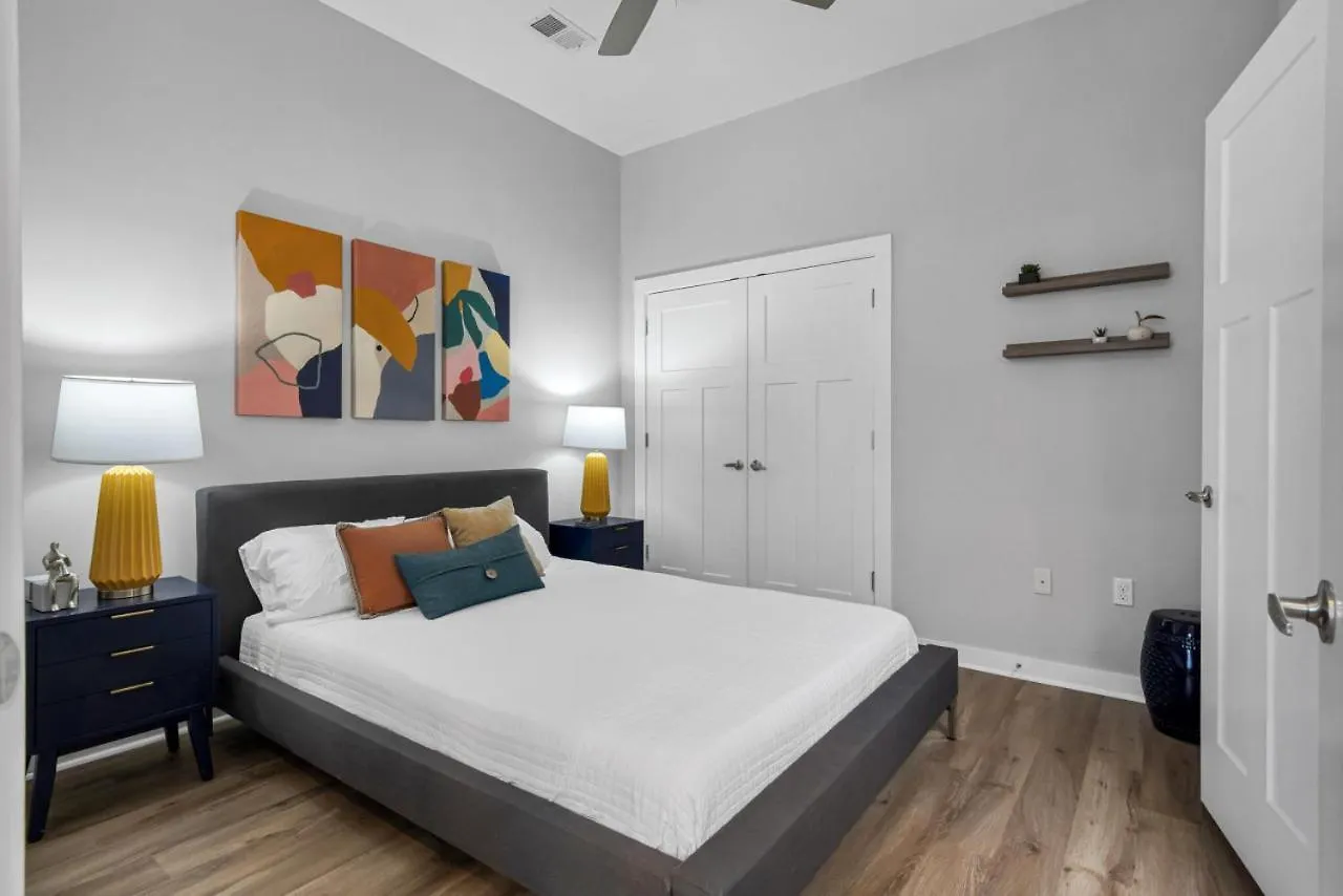 Lovely 2 Bedroom,3 Bed Near Restaurants, Bars, Shopping And Vanderbilt, Belmont Nashville Prázdninový dům