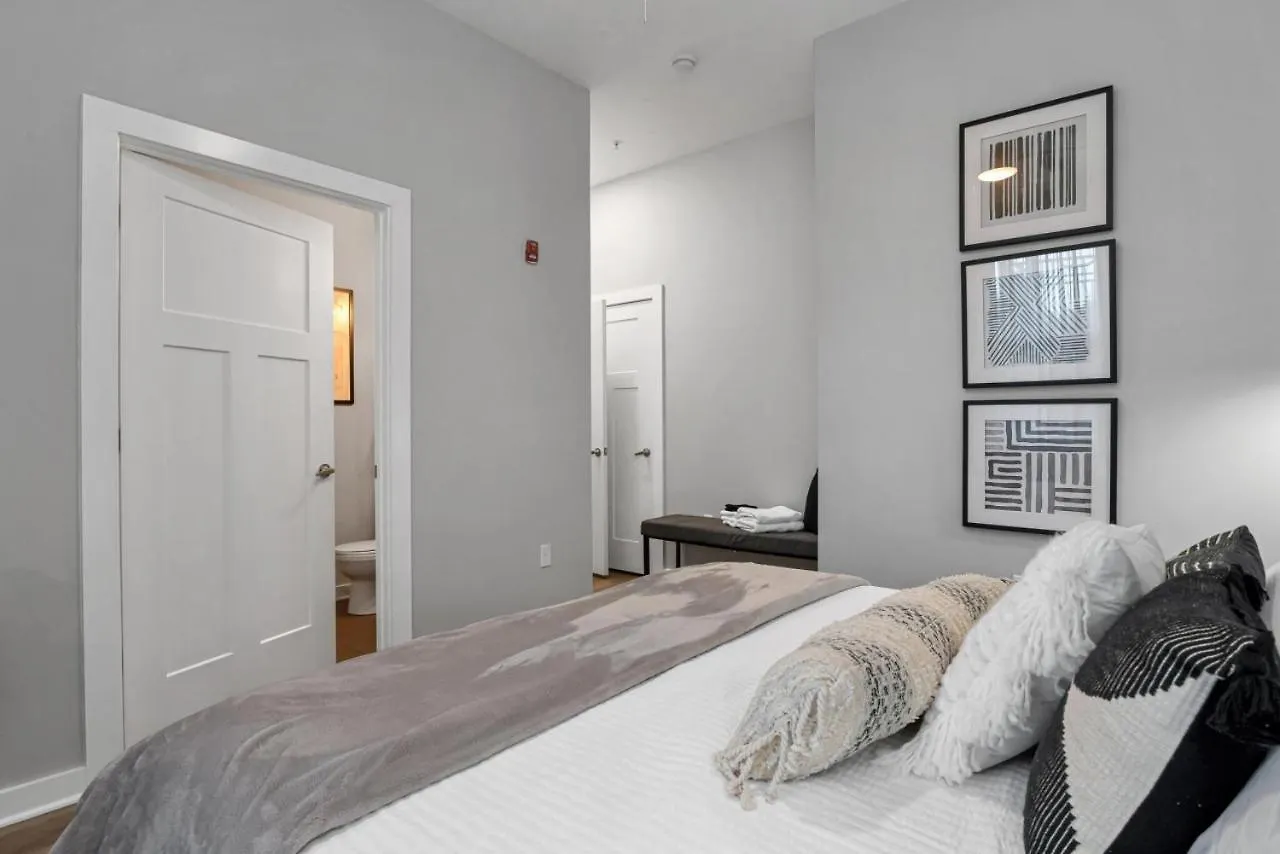 Lovely 2 Bedroom,3 Bed Near Restaurants, Bars, Shopping And Vanderbilt, Belmont Nashville