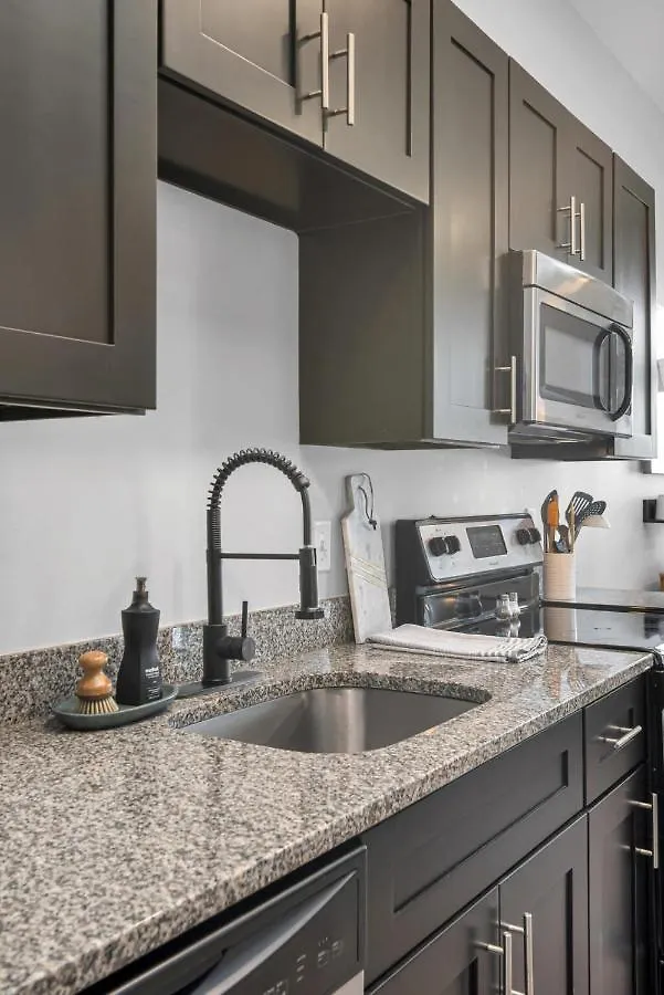 Lovely 2 Bedroom,3 Bed Near Restaurants, Bars, Shopping And Vanderbilt, Belmont Nashville