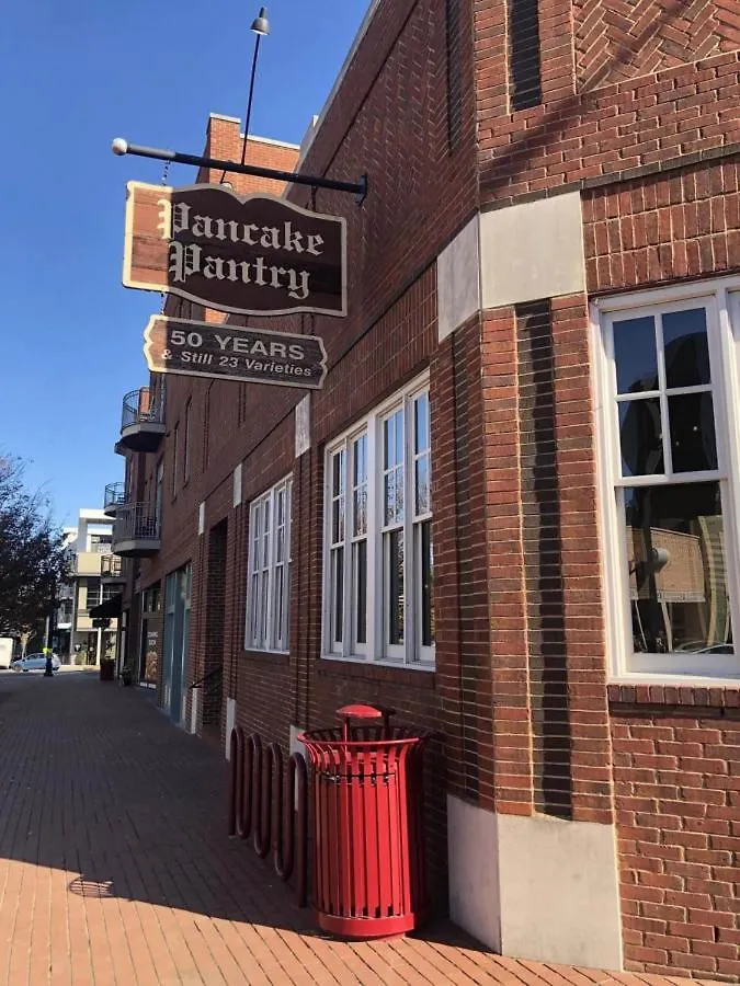 Lovely 2 Bedroom,3 Bed Near Restaurants, Bars, Shopping And Vanderbilt, Belmont Nashville 0*,  USA