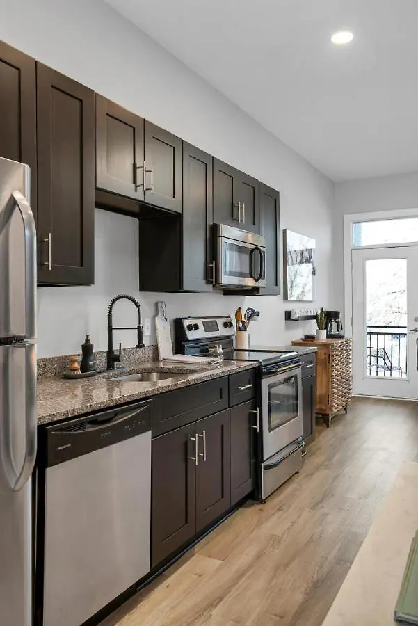 Lovely 2 Bedroom,3 Bed Near Restaurants, Bars, Shopping And Vanderbilt, Belmont Nashville 0*,